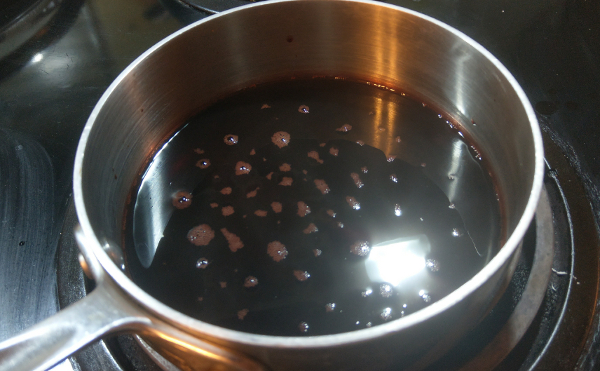 simmering port in pan
